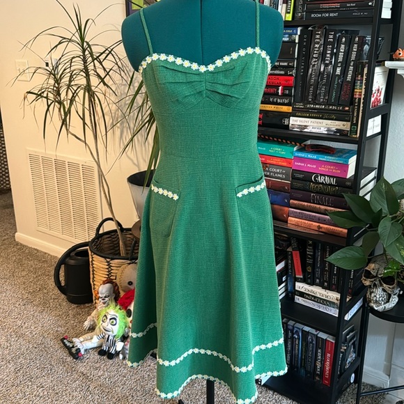 Daisy Dress - Picture 1 of 8